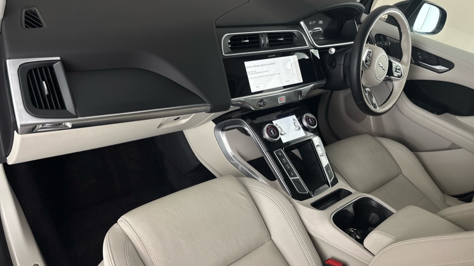 JAGUAR I-PACE Image 10