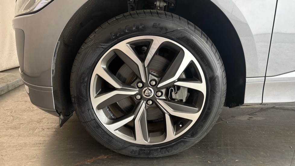 JAGUAR I-PACE Image 17