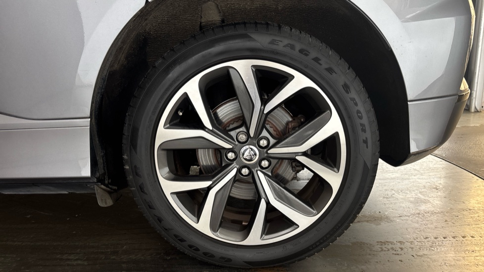 JAGUAR I-PACE Image 18