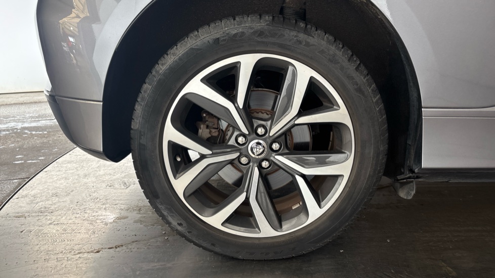 JAGUAR I-PACE Image 19