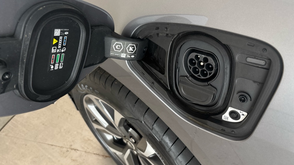 JAGUAR I-PACE Image 21