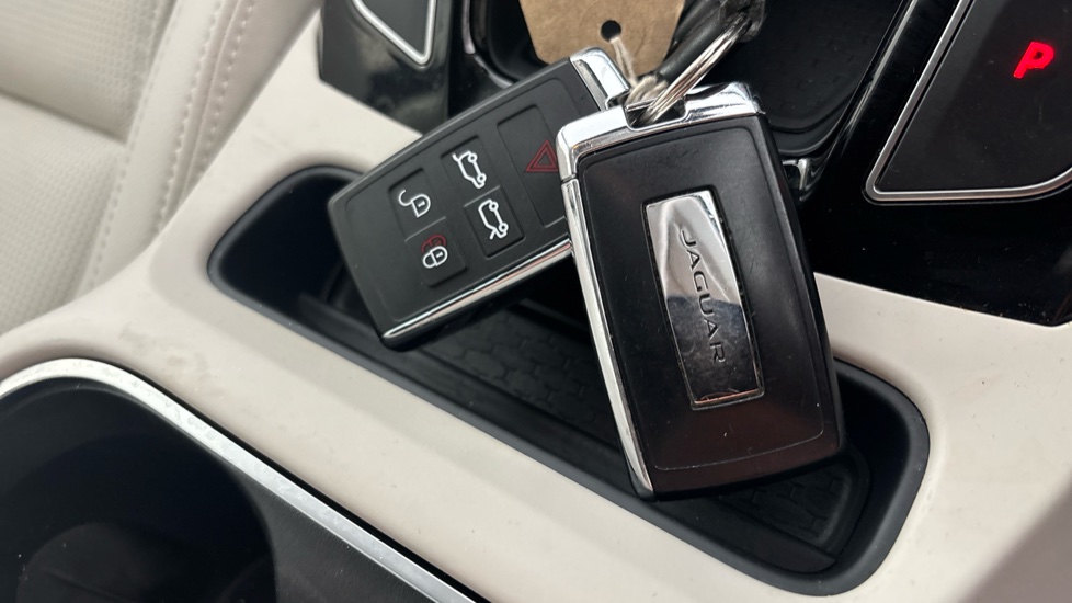 JAGUAR I-PACE 2 keys