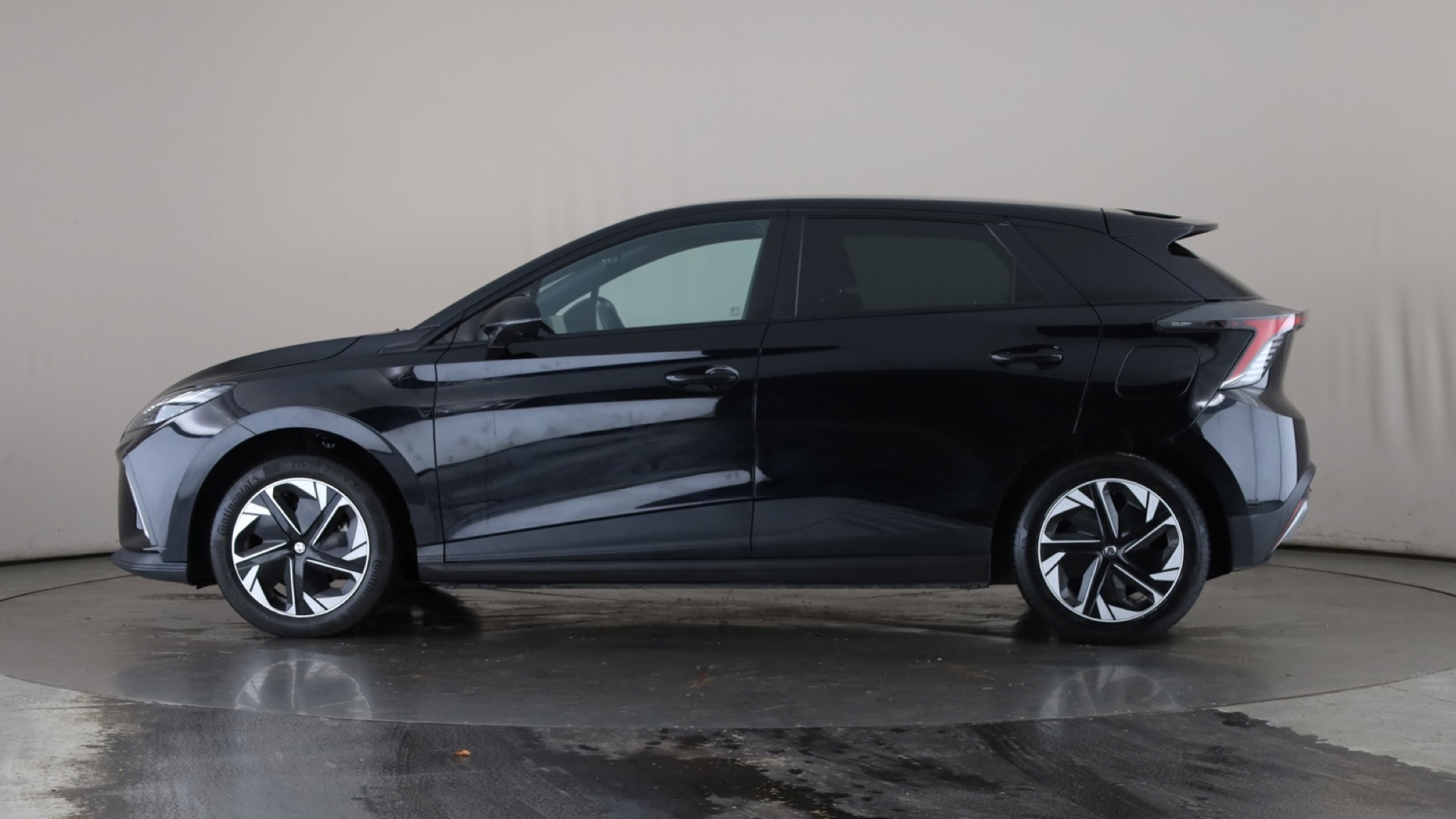 150kW Trophy EV Long Range 64kWh 5dr Auto