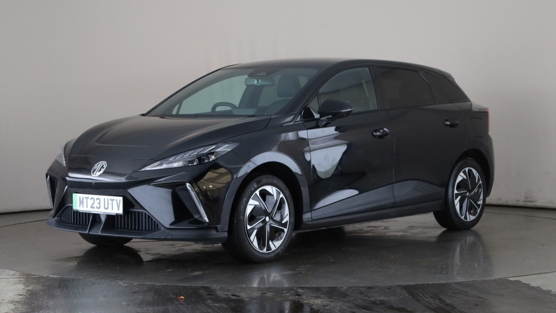 150kW Trophy EV Long Range 64kWh 5dr Auto