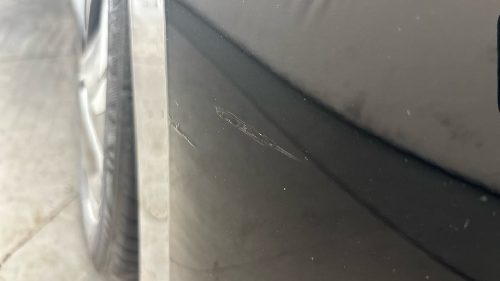 MG MG4 Scratches