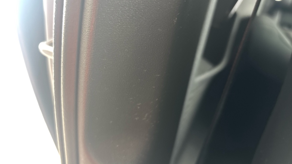 VOLKSWAGEN ID.4 scuff