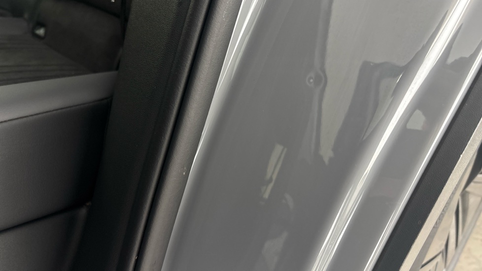 VOLKSWAGEN ID.4 door shut dent