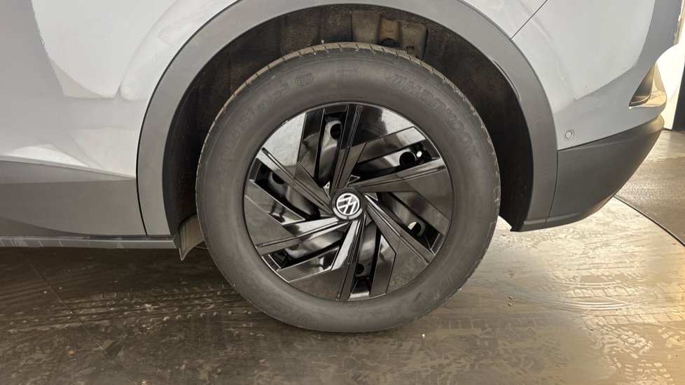 VOLKSWAGEN ID.4 Image 18