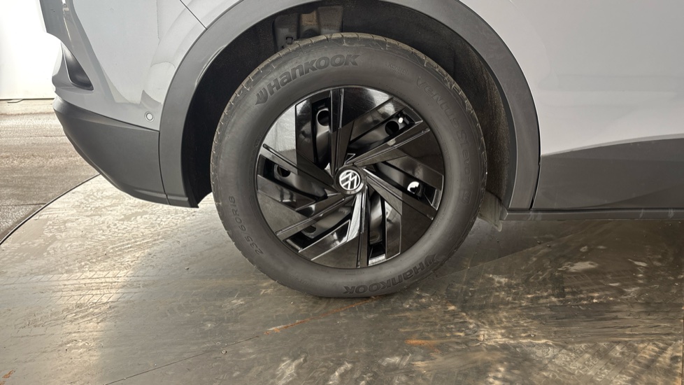 VOLKSWAGEN ID.4 Image 19