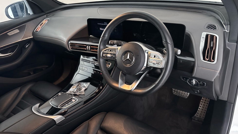 MERCEDES EQC Image 9