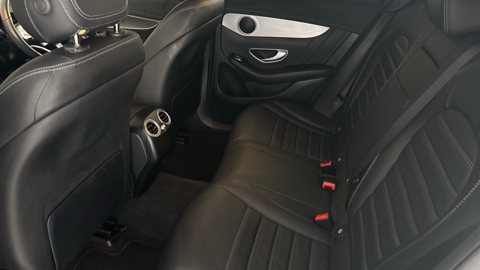 MERCEDES EQC Image 14