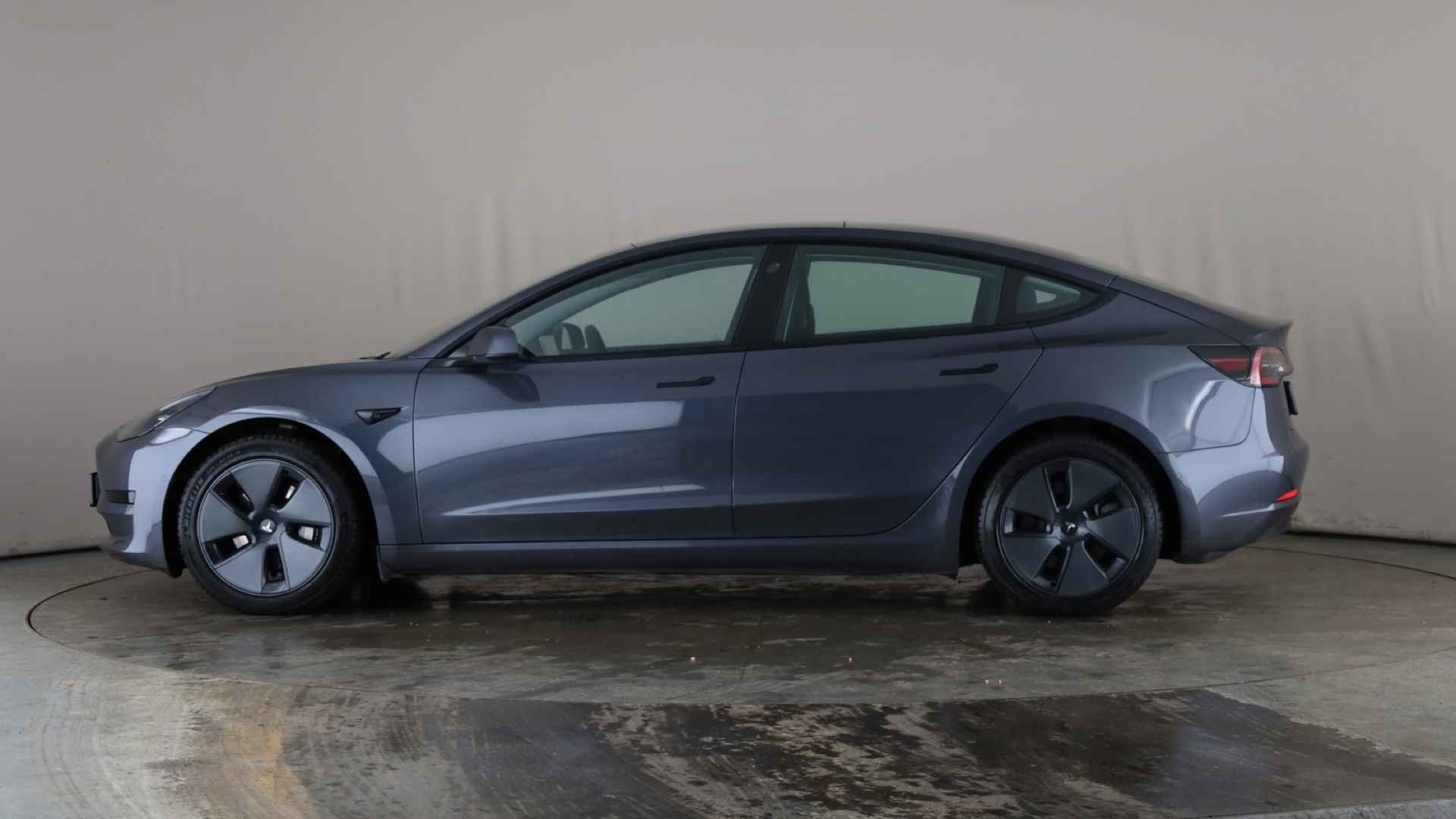 4020922 Standard Plus 4dr Auto