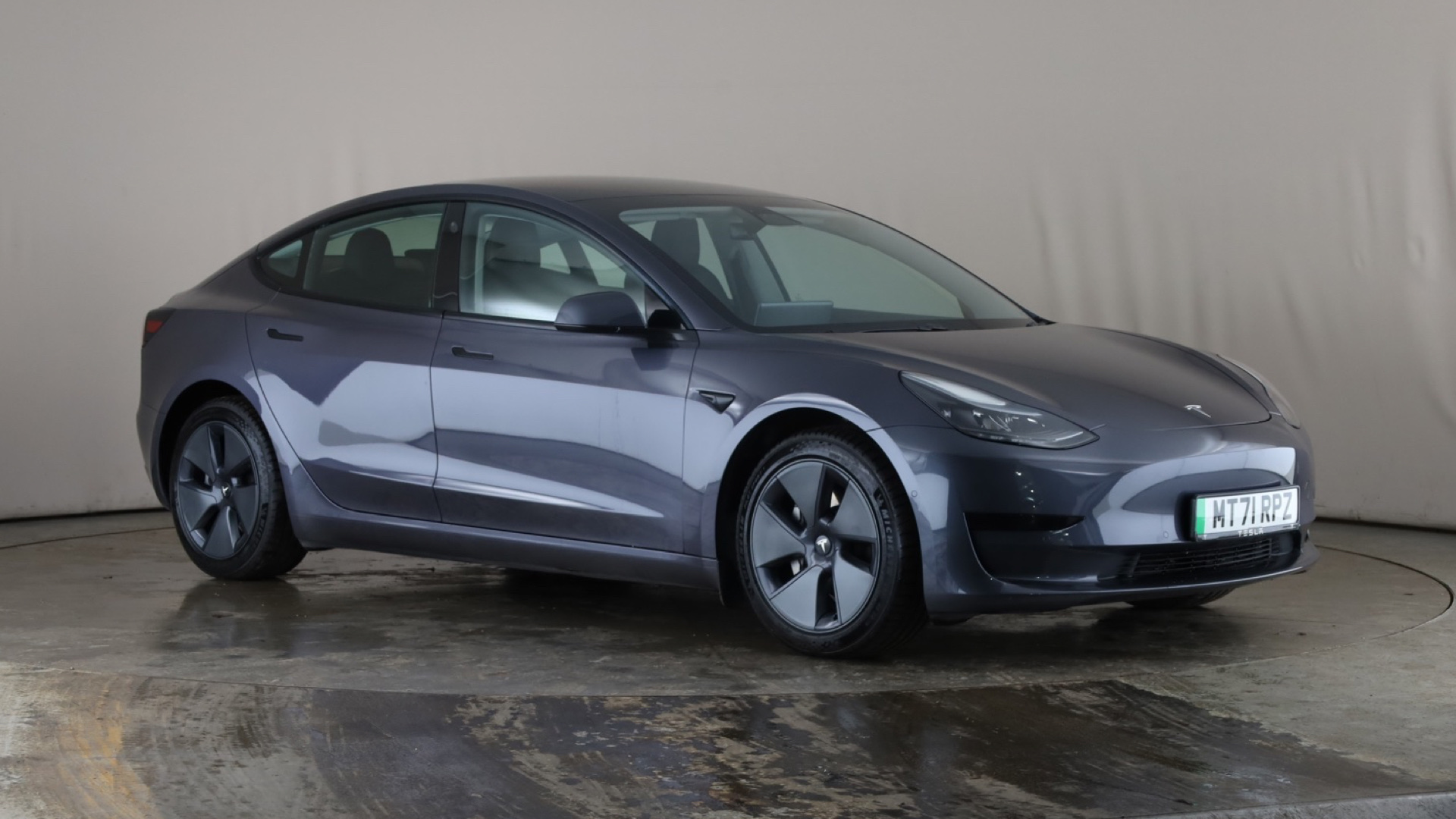 4020922 Standard Plus 4dr Auto