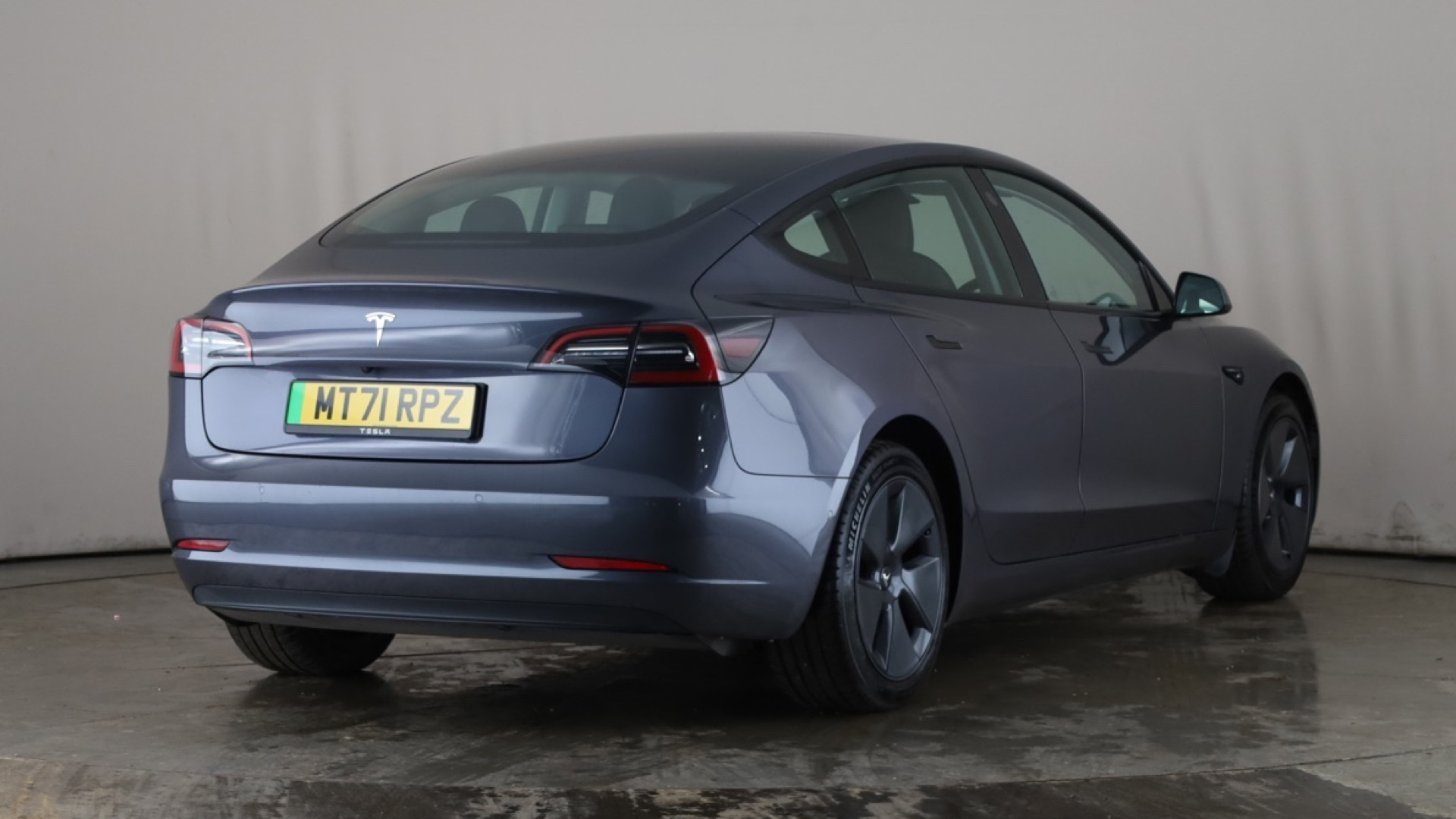 4020922 Standard Plus 4dr Auto