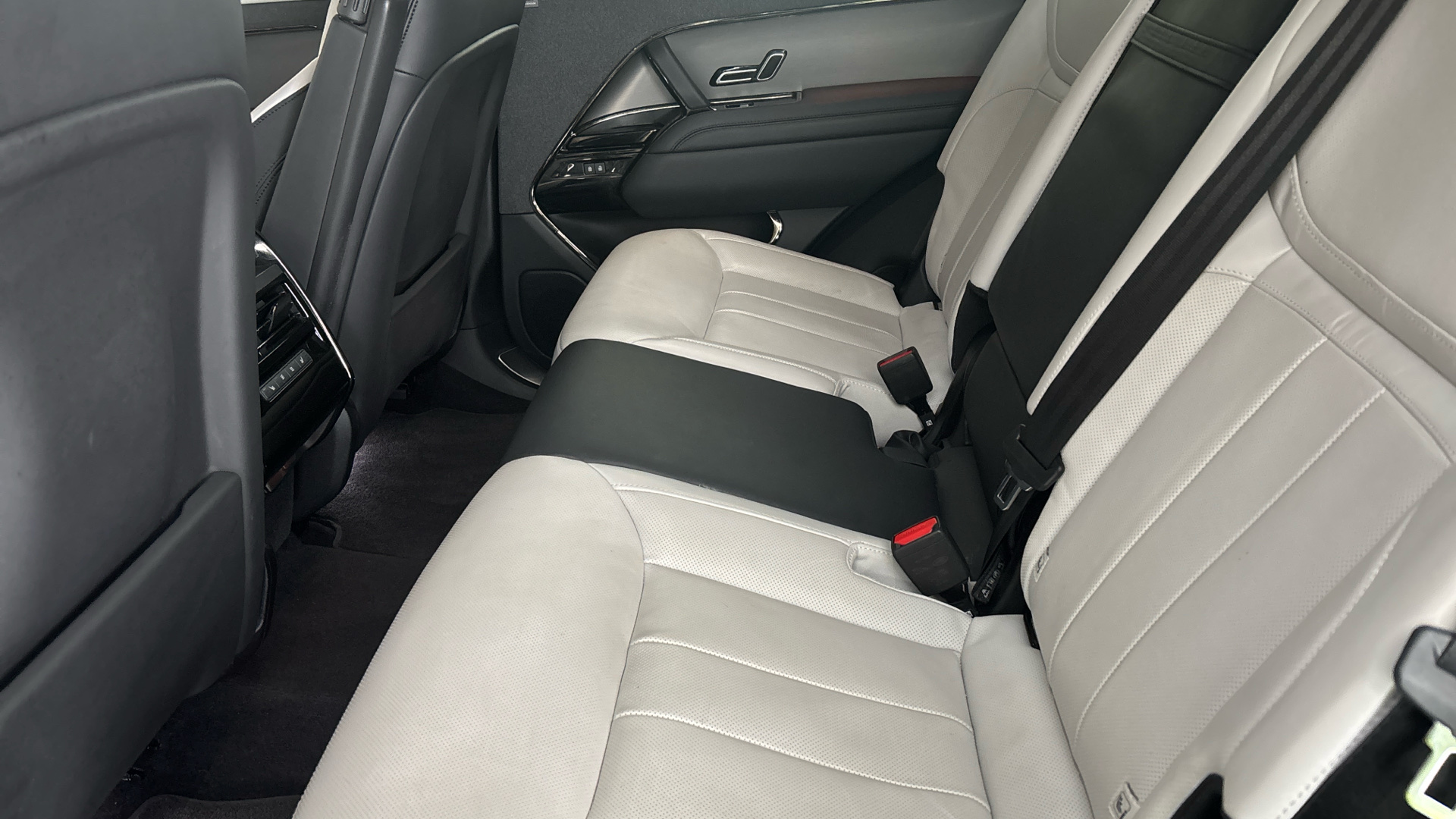 4020702 3.0 P440e Dynamic SE 5dr Auto