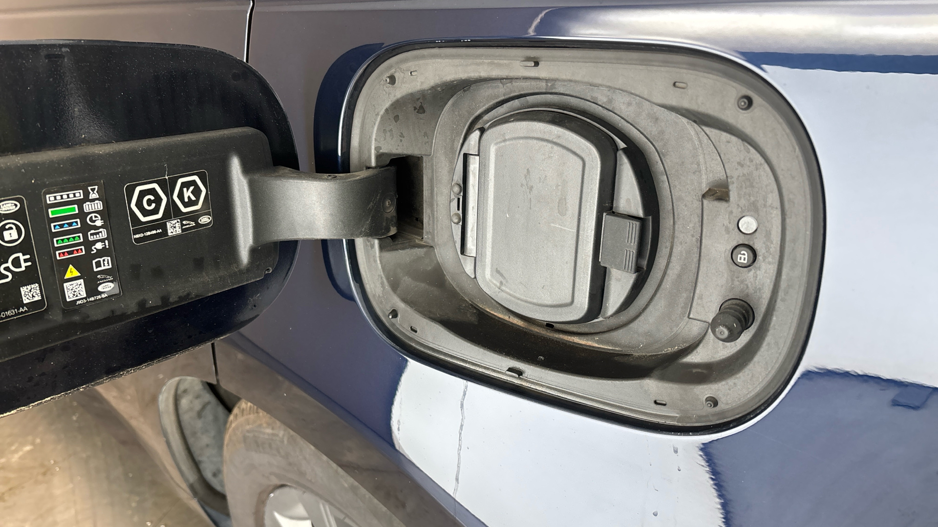 4020702 3.0 P440e Dynamic SE 5dr Auto