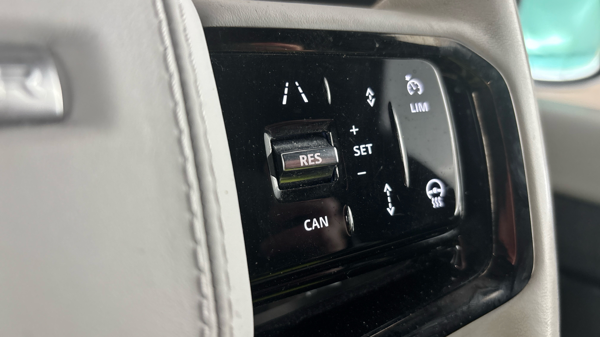 4020702 3.0 P440e Dynamic SE 5dr Auto