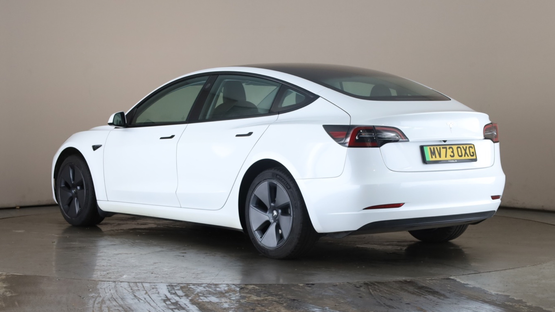 4020861 Long Range RWD 4dr Auto