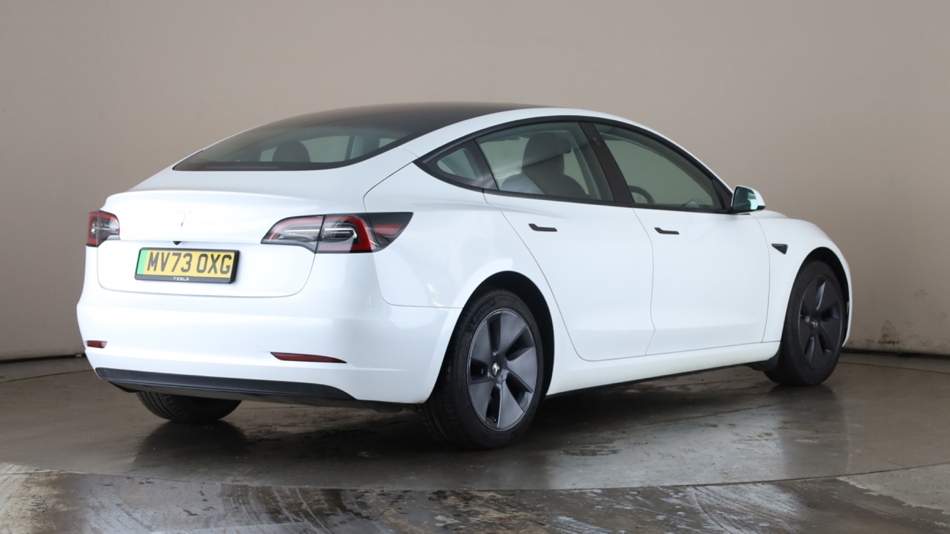 4020861 Long Range RWD 4dr Auto