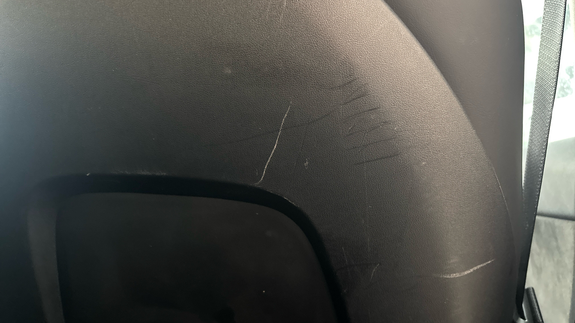 4020861 Long Range RWD 4dr Auto