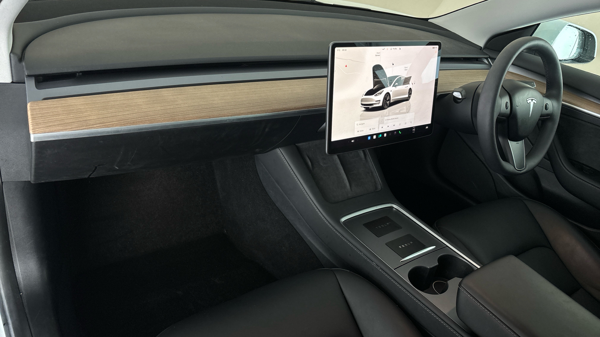 4020861 Long Range RWD 4dr Auto