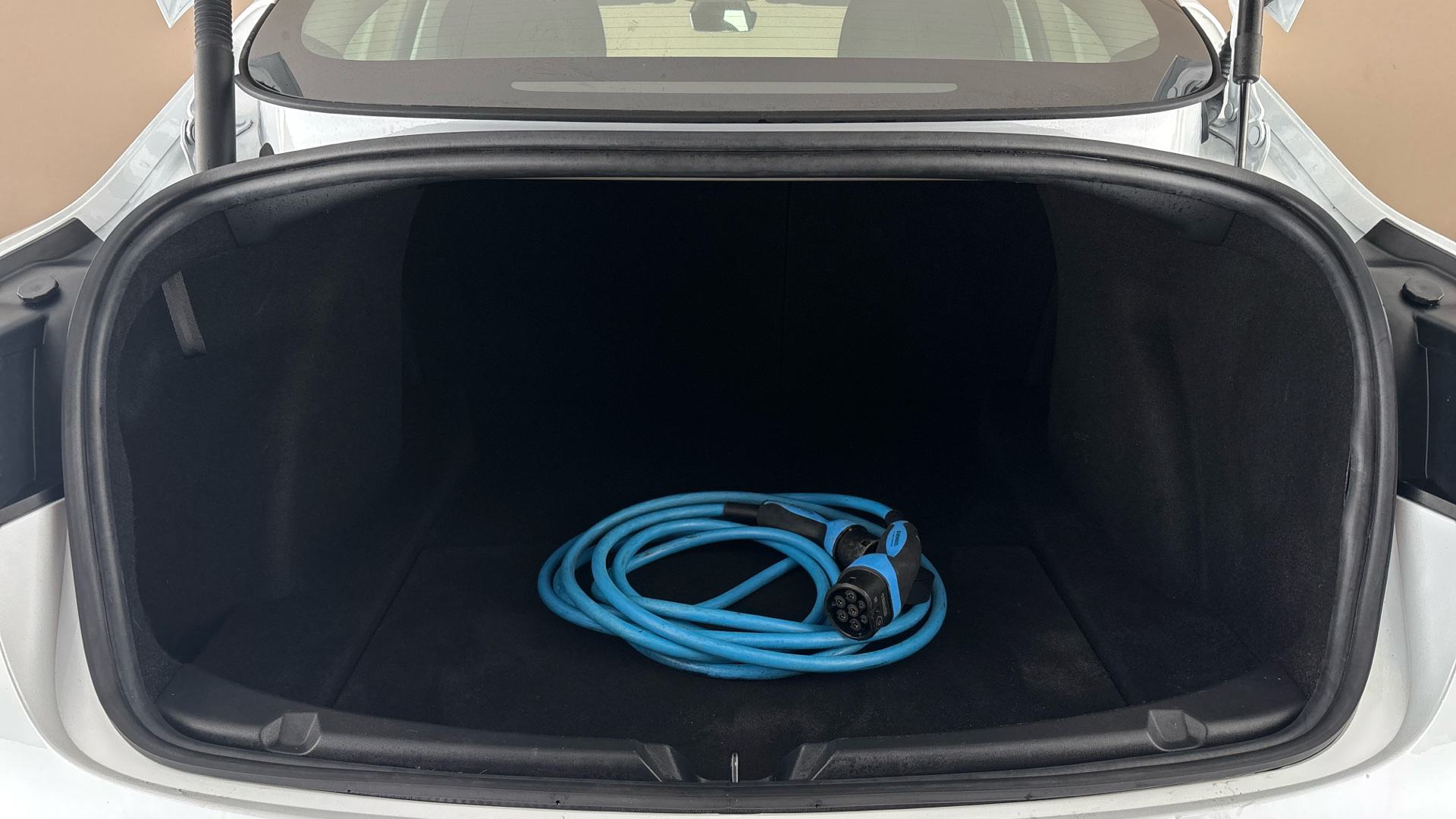 4020861 Long Range RWD 4dr Auto