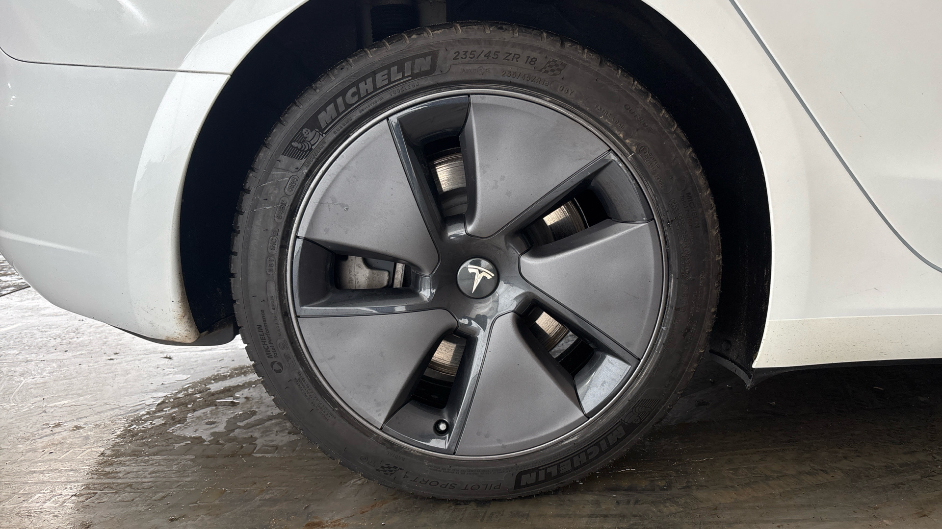 4020861 Long Range RWD 4dr Auto