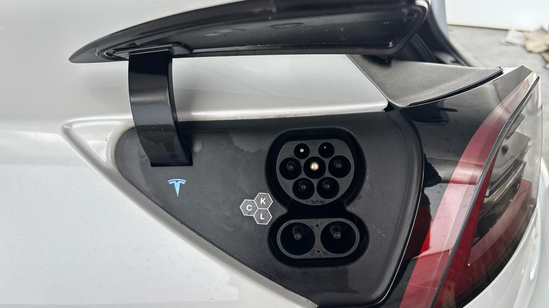 4020861 Long Range RWD 4dr Auto