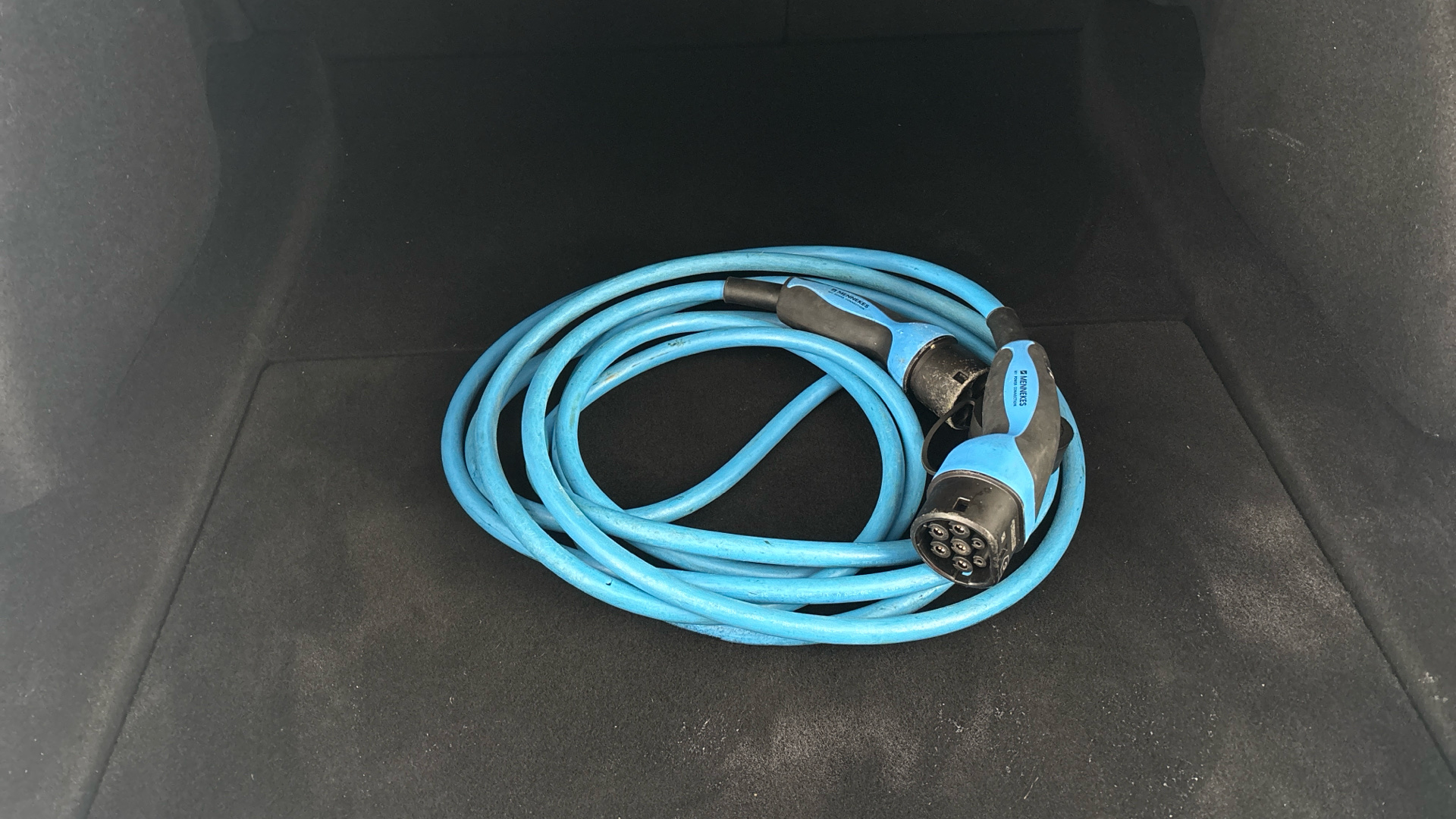 4020861 Long Range RWD 4dr Auto