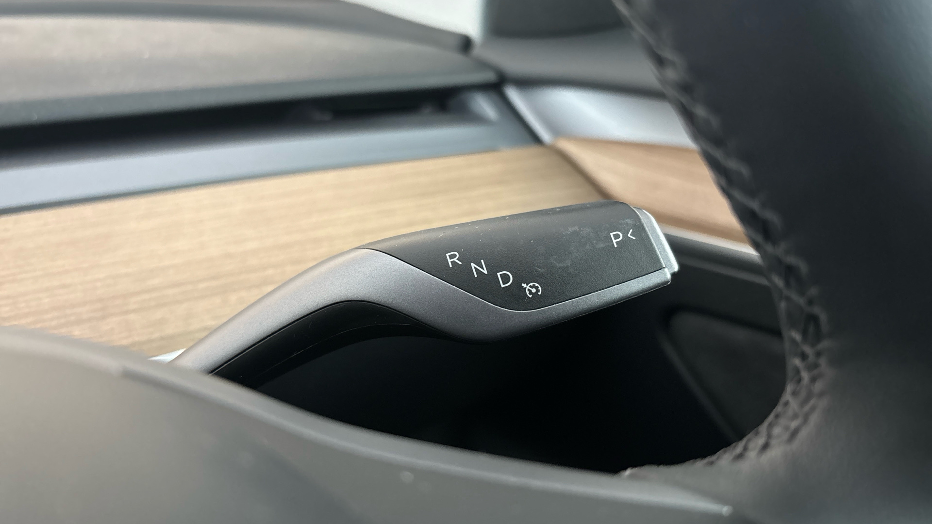 4020861 Long Range RWD 4dr Auto