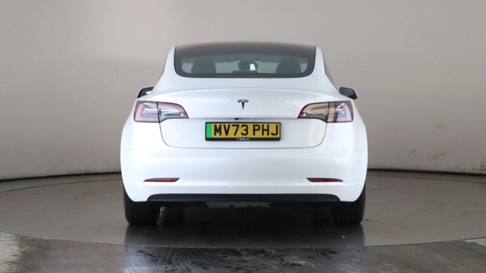 Tesla Model 3 Image 4