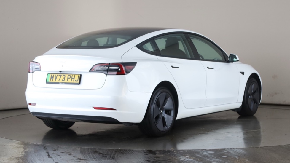 Tesla Model 3 Image 5