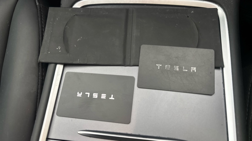 Tesla Model 3 two keys