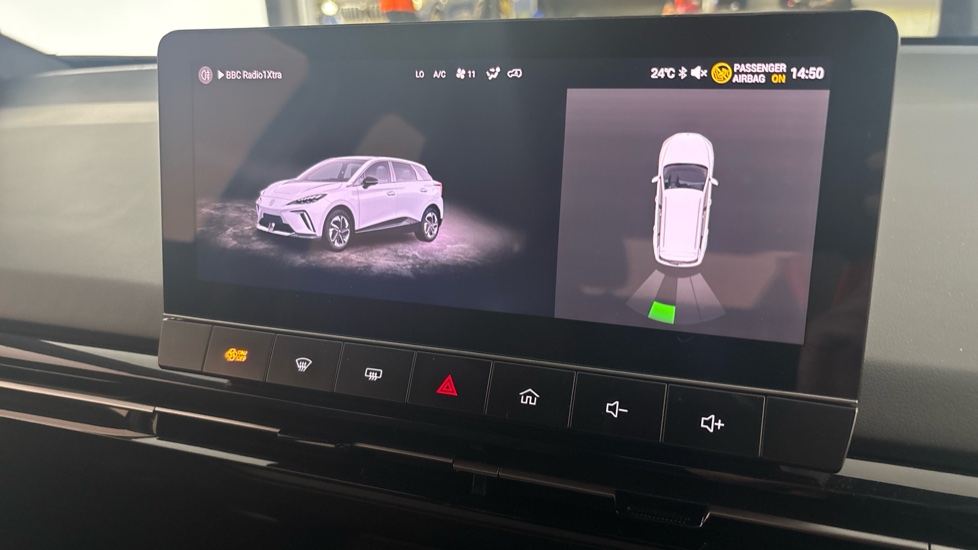 MG MG4 parking sensors