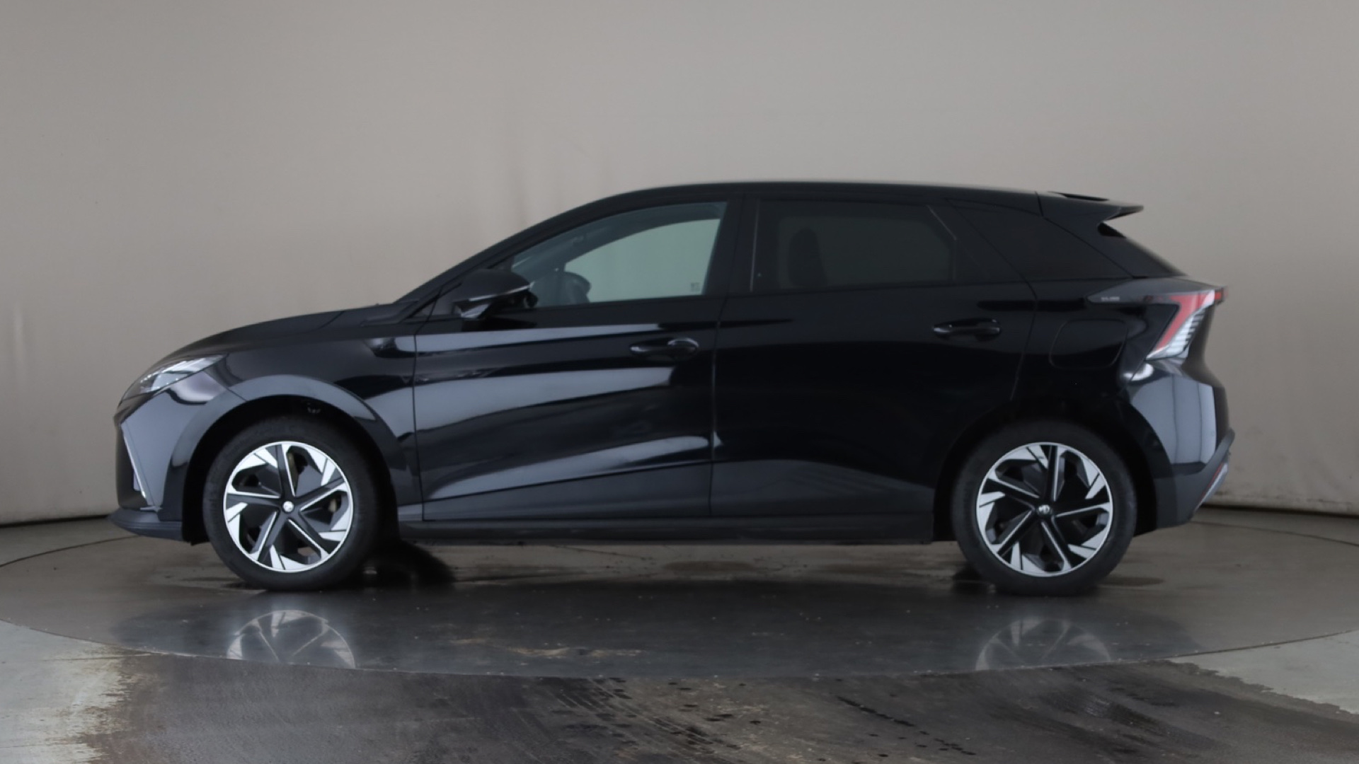 150kW Trophy EV Long Range 64kWh 5dr Auto