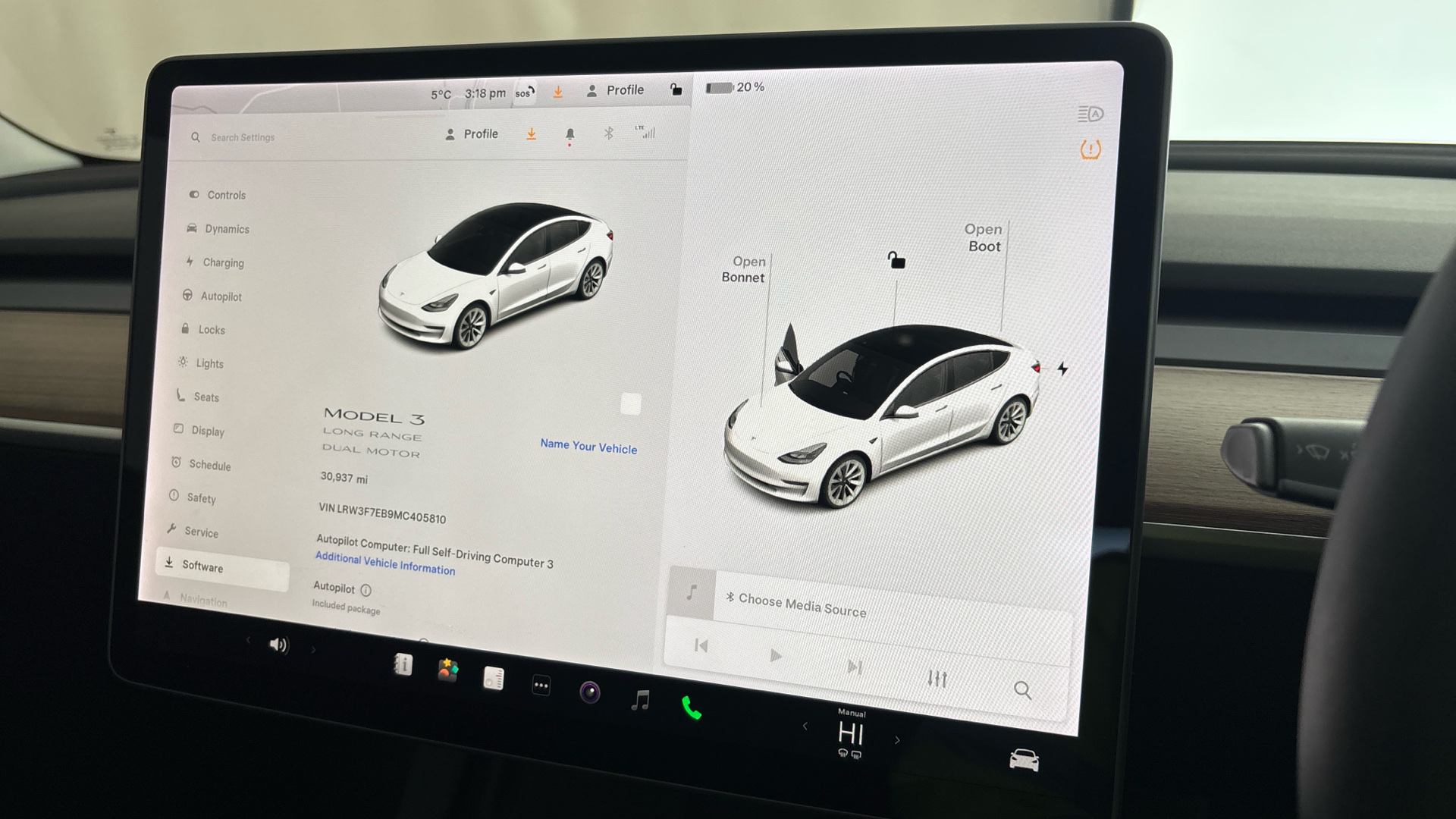 4027574 Long Range AWD 4dr Auto