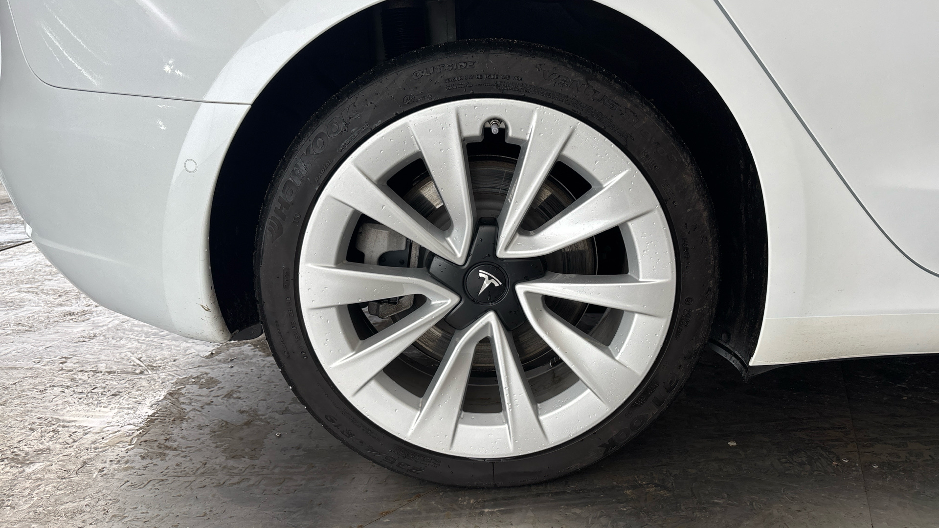 4027574 Long Range AWD 4dr Auto