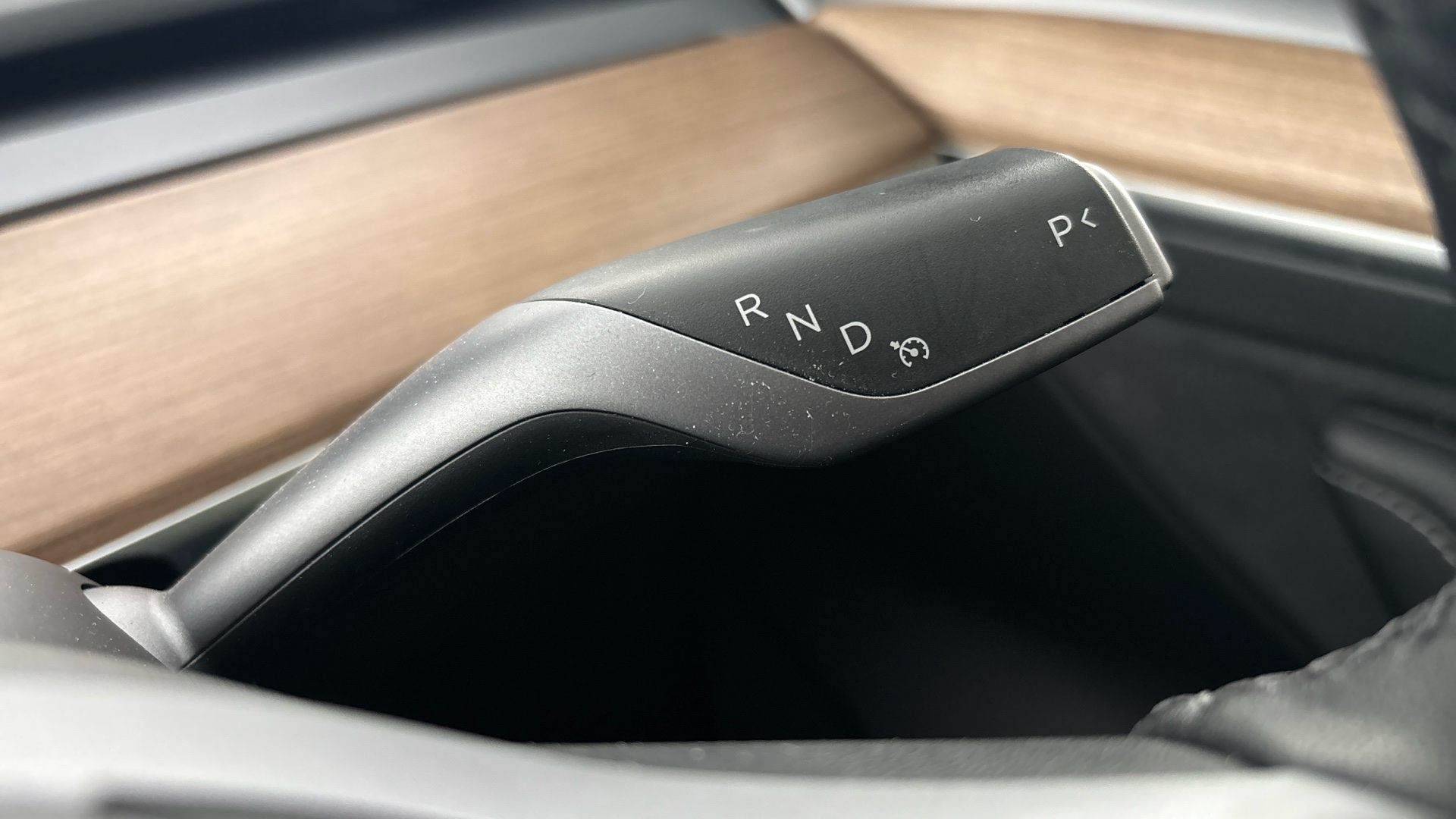 4027574 Long Range AWD 4dr Auto