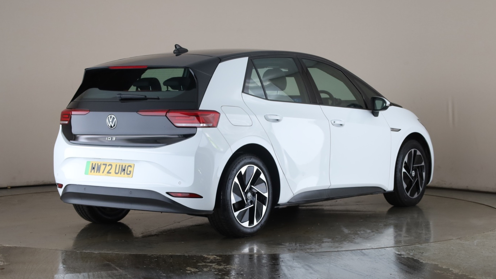 4020862 150kW Life Pro Performance 58kWh 5dr Auto