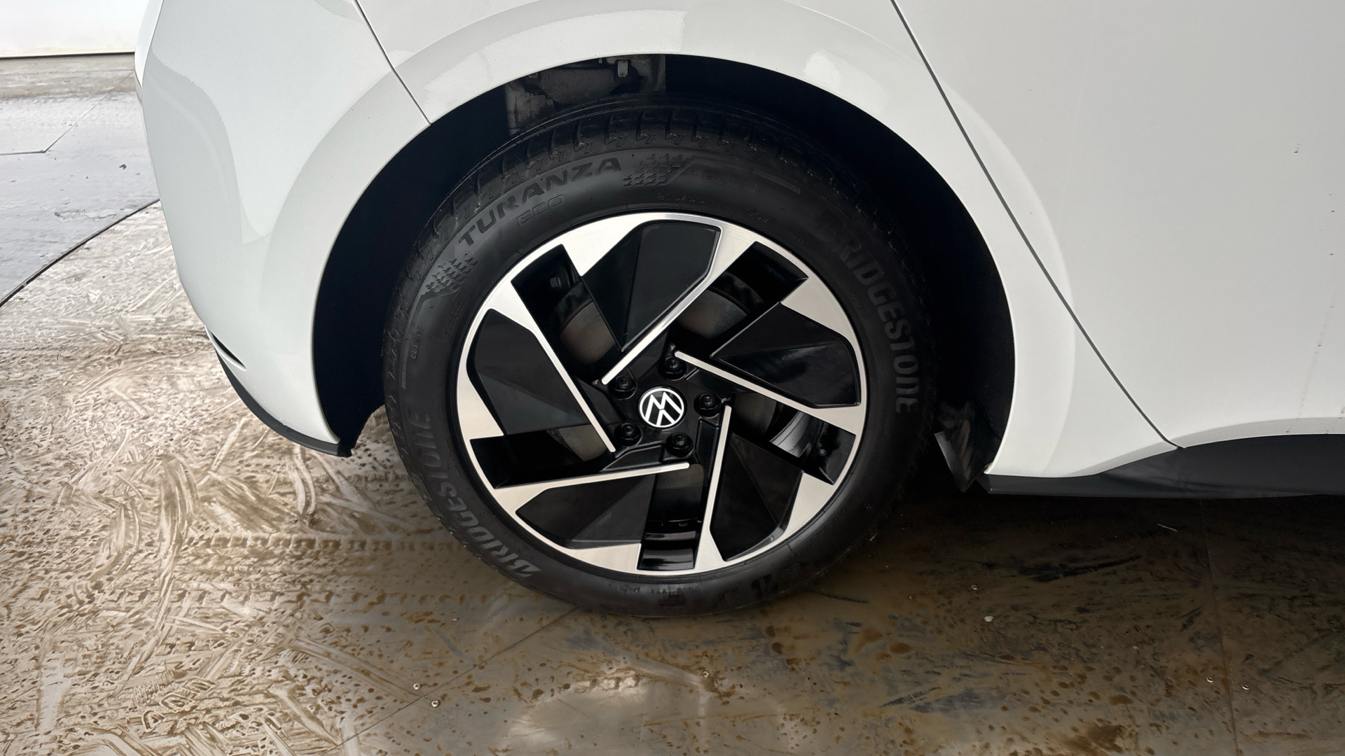 4020862 150kW Life Pro Performance 58kWh 5dr Auto