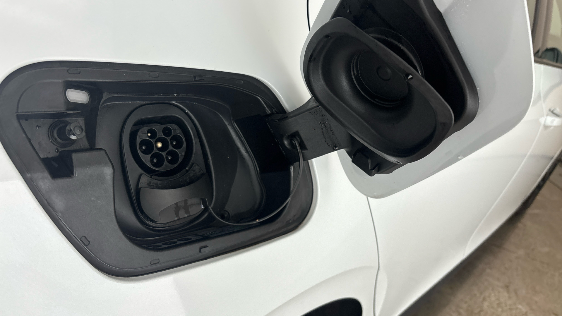 4020862 150kW Life Pro Performance 58kWh 5dr Auto