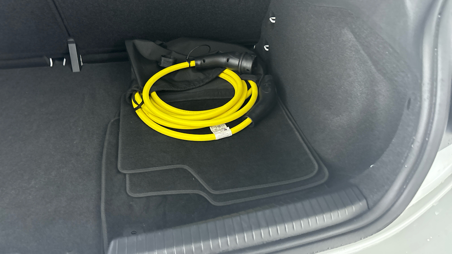 4020862 150kW Life Pro Performance 58kWh 5dr Auto