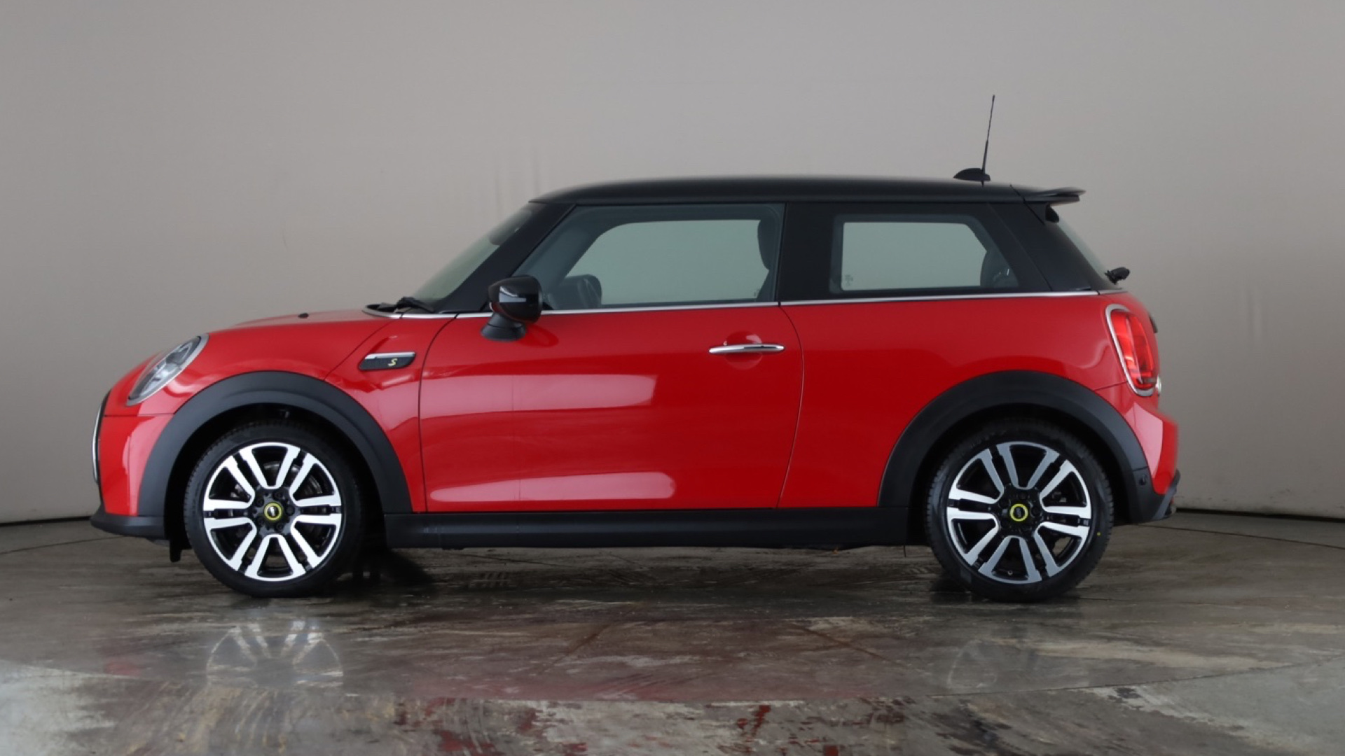 4027435 135kW Cooper S Level 2 33kWh 3dr Auto