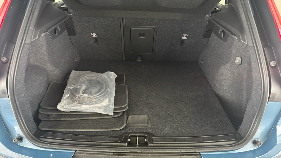 VOLVO XC40 Image 15