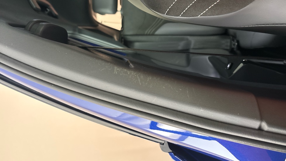 VOLKSWAGEN ID.4 Scuff