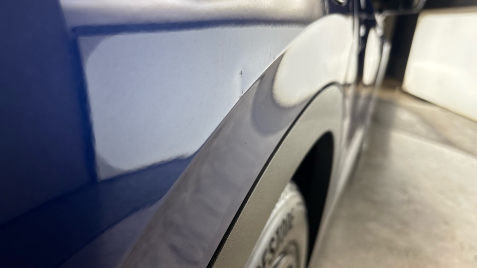 VOLKSWAGEN ID.4 Dent and chips