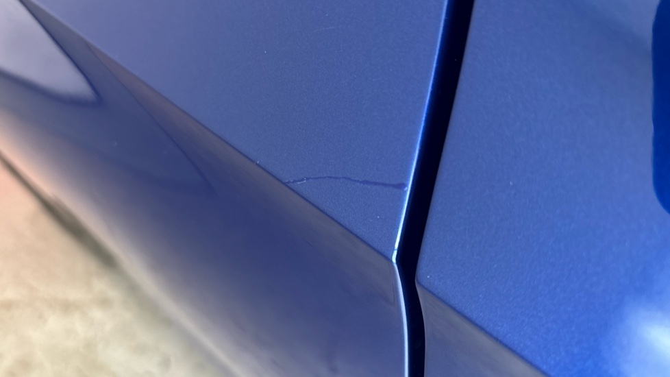 VOLKSWAGEN ID.4 Scratches