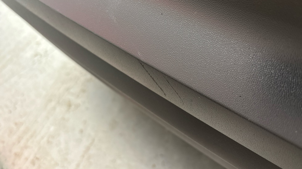 VOLKSWAGEN ID.4 Scratches