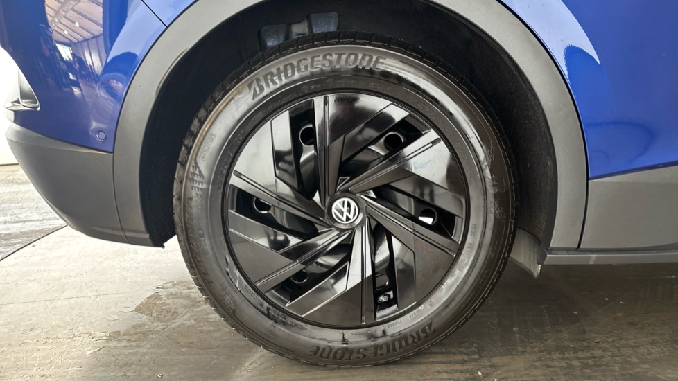 VOLKSWAGEN ID.4 Image 19