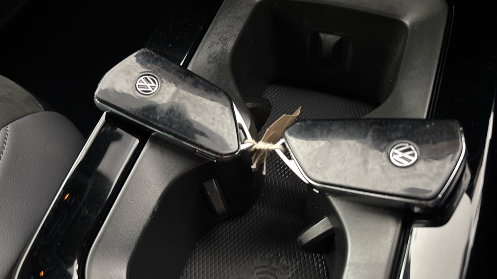 VOLKSWAGEN ID.4 2 keys